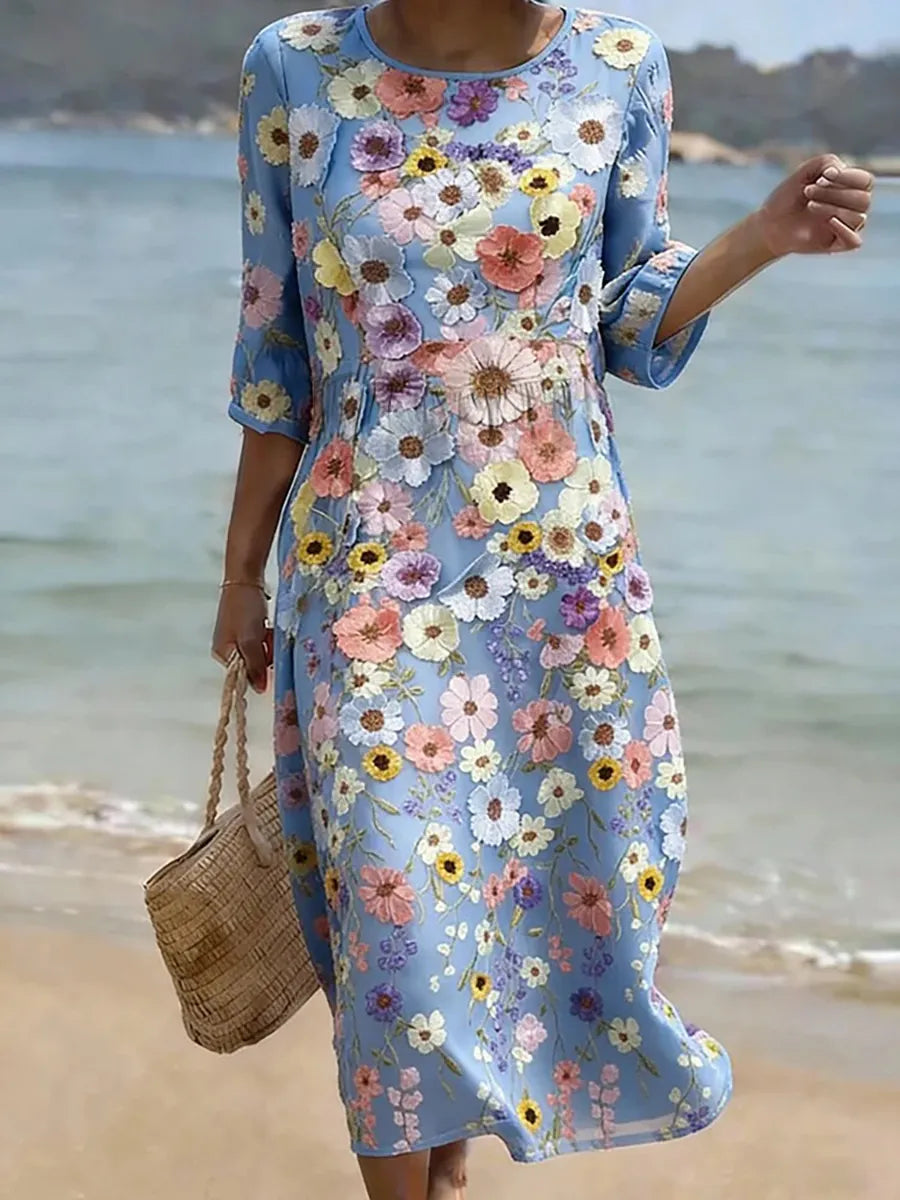 Casa Provincial | Vestido casual de mujer con delicado estampado floral y corte elegante.