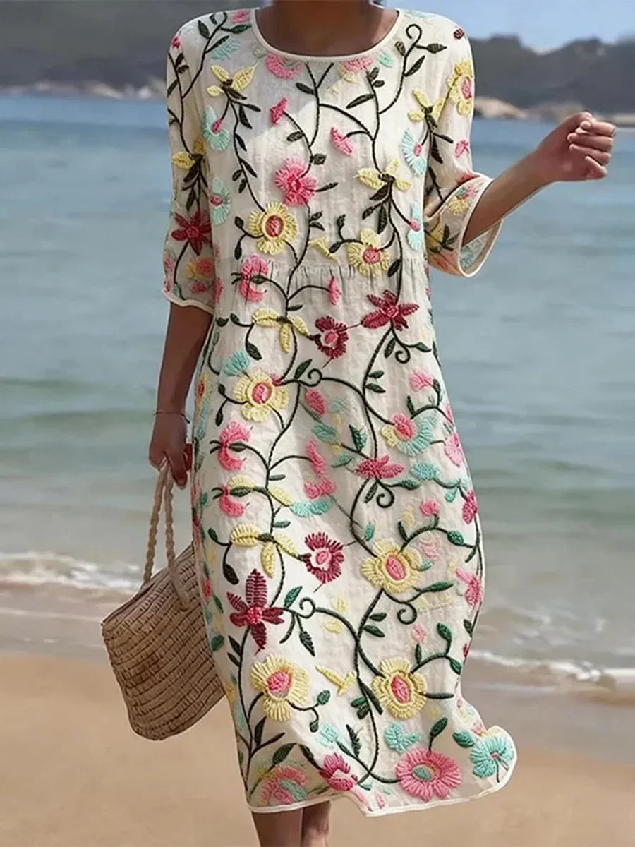 Casa Provincial | Vestido casual de mujer con estampado floral en delicadas tonalidades.