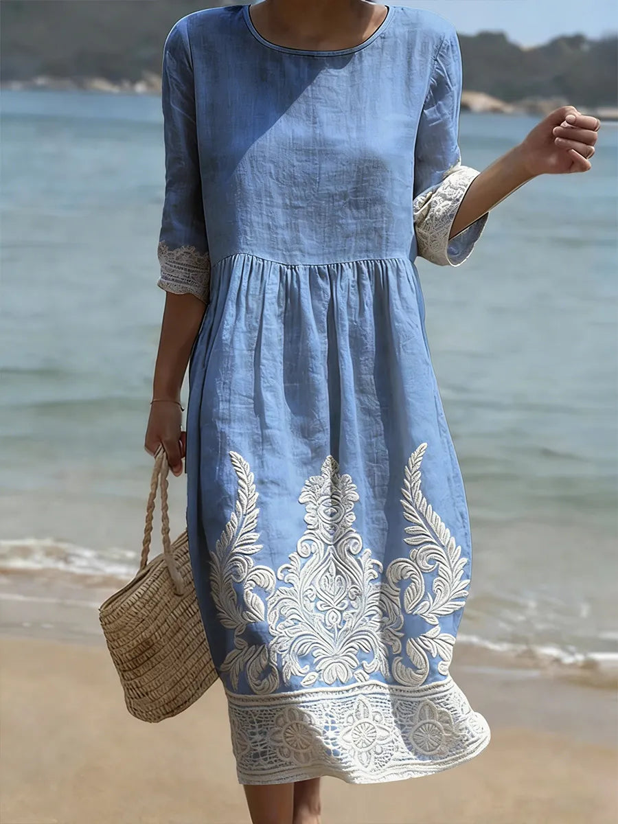 Casa Provincial | Vestido casual de mujer en delicado estampado floral, perfecto para ocasiones elegantes y diarias.
