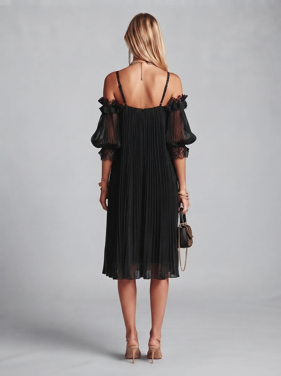Victoria | Mini vestido negro de muselina con hombros descubiertos y bordes de encaje