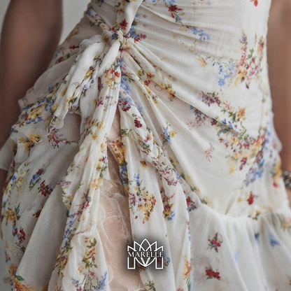 Lisboa | Vestido mini retro con flores, escote en V y finos tirantes