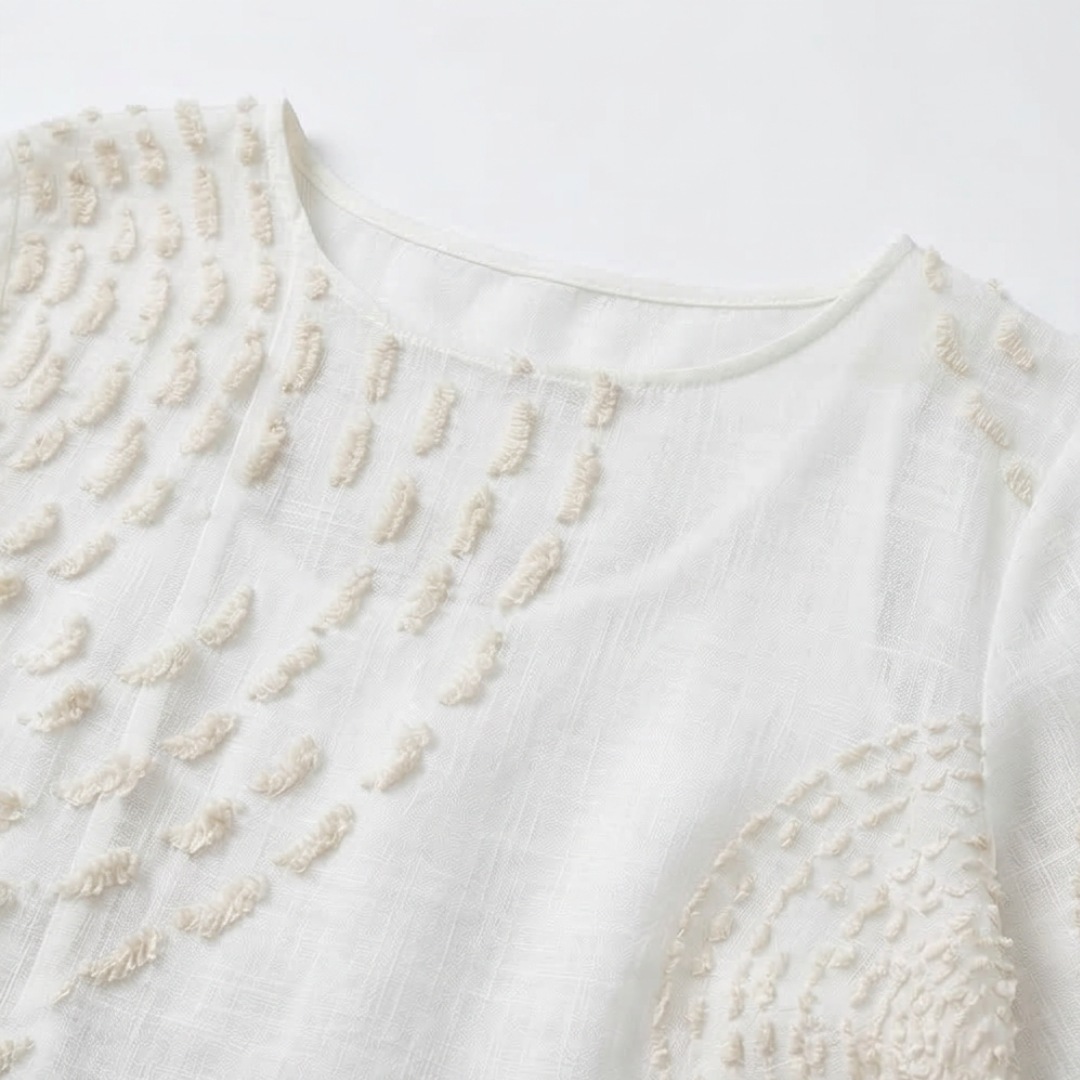 Casa Provincial | Vestido casual bordado de mujer con detalles elegantes y sofisticados.