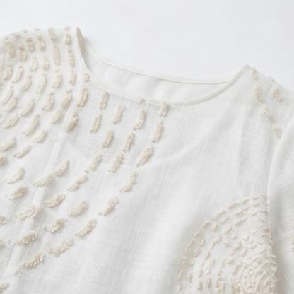 Casa Provincial | Vestido casual bordado de mujer con detalles elegantes y sofisticados.