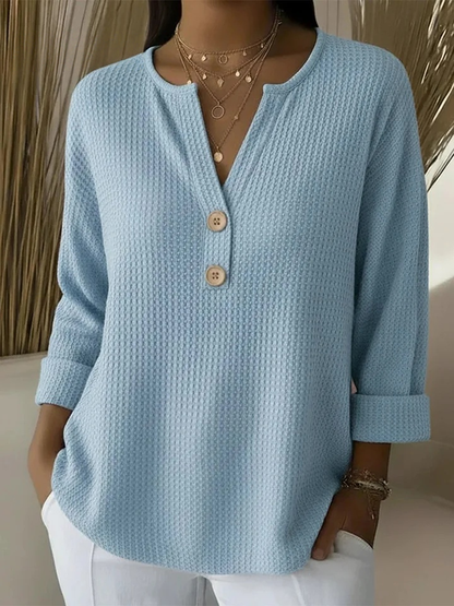 Lucia | Camiseta Henley Texturizada con Botones